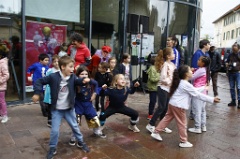 Flashmob 3 * 3744 x 2496 * (4.82MB)